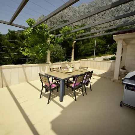 Holiday home Holiday Vesna Makarska
