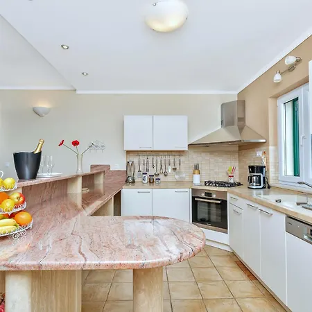 Holiday home Holiday Vesna